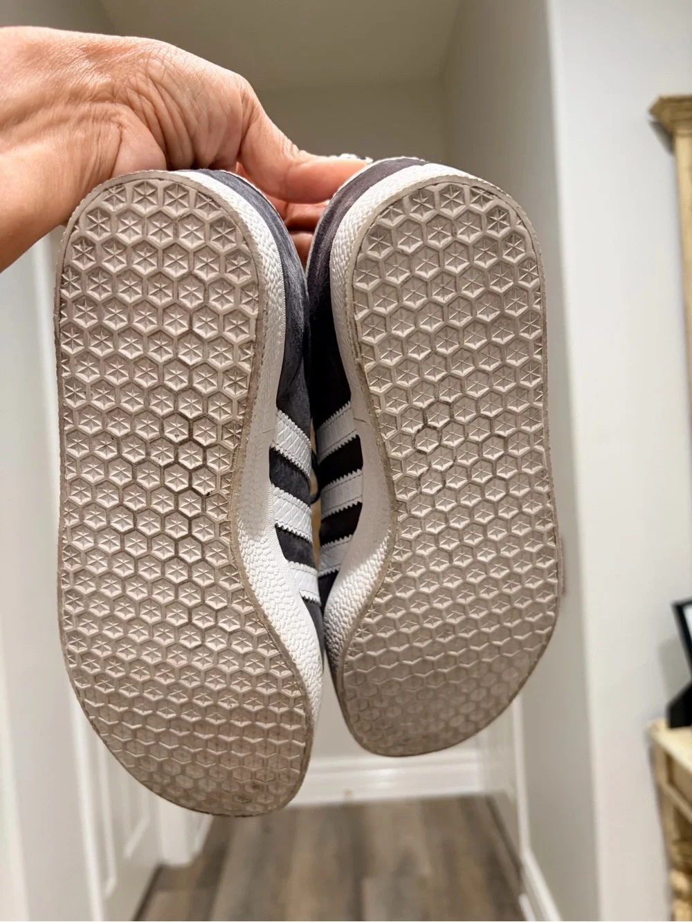 Adidas Gazelle Sneakers SZ 6